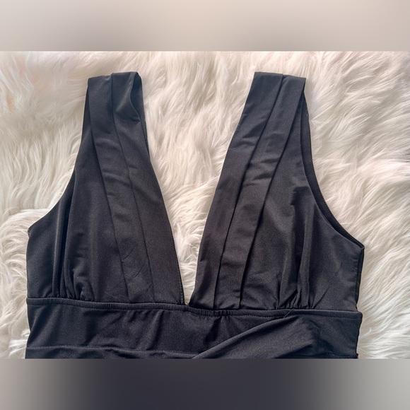 Wet Seal size M, medium BLACK Bodycon stretchy SEXY low cut top!  EUC! Like NEW! - Picture 4 of 8